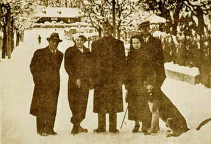 Bose, Indian National Congress president-elect, centre, in Bad Gastein, Austria, December 1937, with (left to right) ACN Nambiar , who was later to be Bose’s second-in-command in Berlin, 1941–1945, Heidi Fulop-Miller, Emilie Schenkl, and Amiya Bose