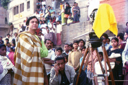 Soumitra Chatterjee and Satyajit Ray on the sets of Joy Baba Felunath