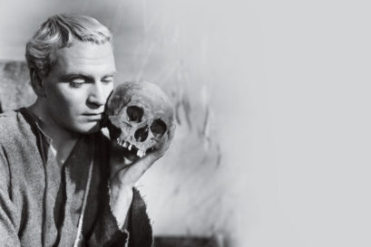 TO BE OR NOT TO BE: Laurence Olivier in the movie Hamlet (Photo: GETTY IMAGES)