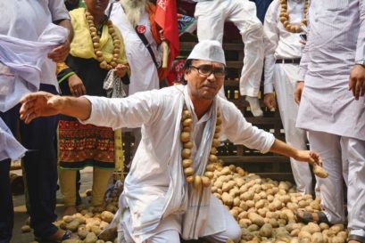 Potato farmers from UP hold a demonstration at Jantar Mantar, New Delhi, in July 2017