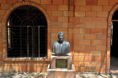 A bust of freedom fighter Beni Prasad Madhav at the former Prime Minister’s Bhondsi ashram in Haryana